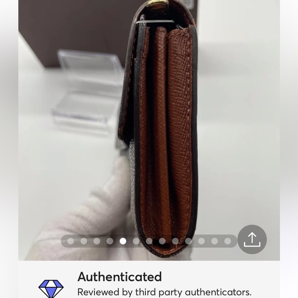 Louis Vuitton monogram Sarah Wallet - Picture 4 of 11